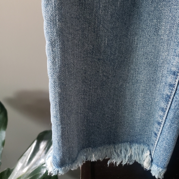 Gap Capri Jeans Women's 12 Distressed Patchwork Raw Hem Mid Rise - Picture 5 of 7